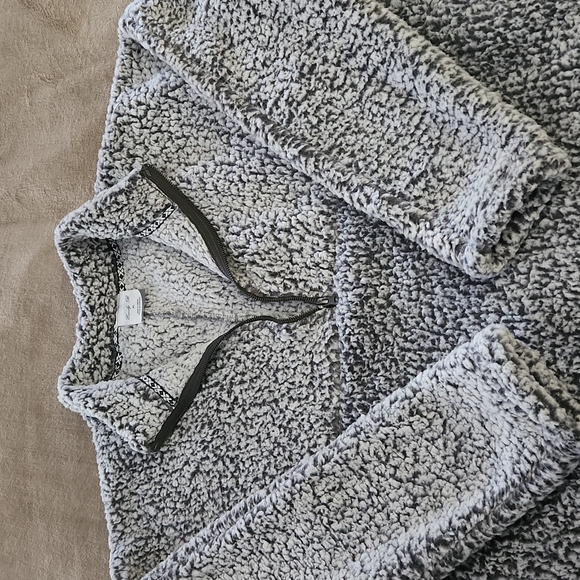 Emily B Sherpa Pullover - Picture 2 of 4